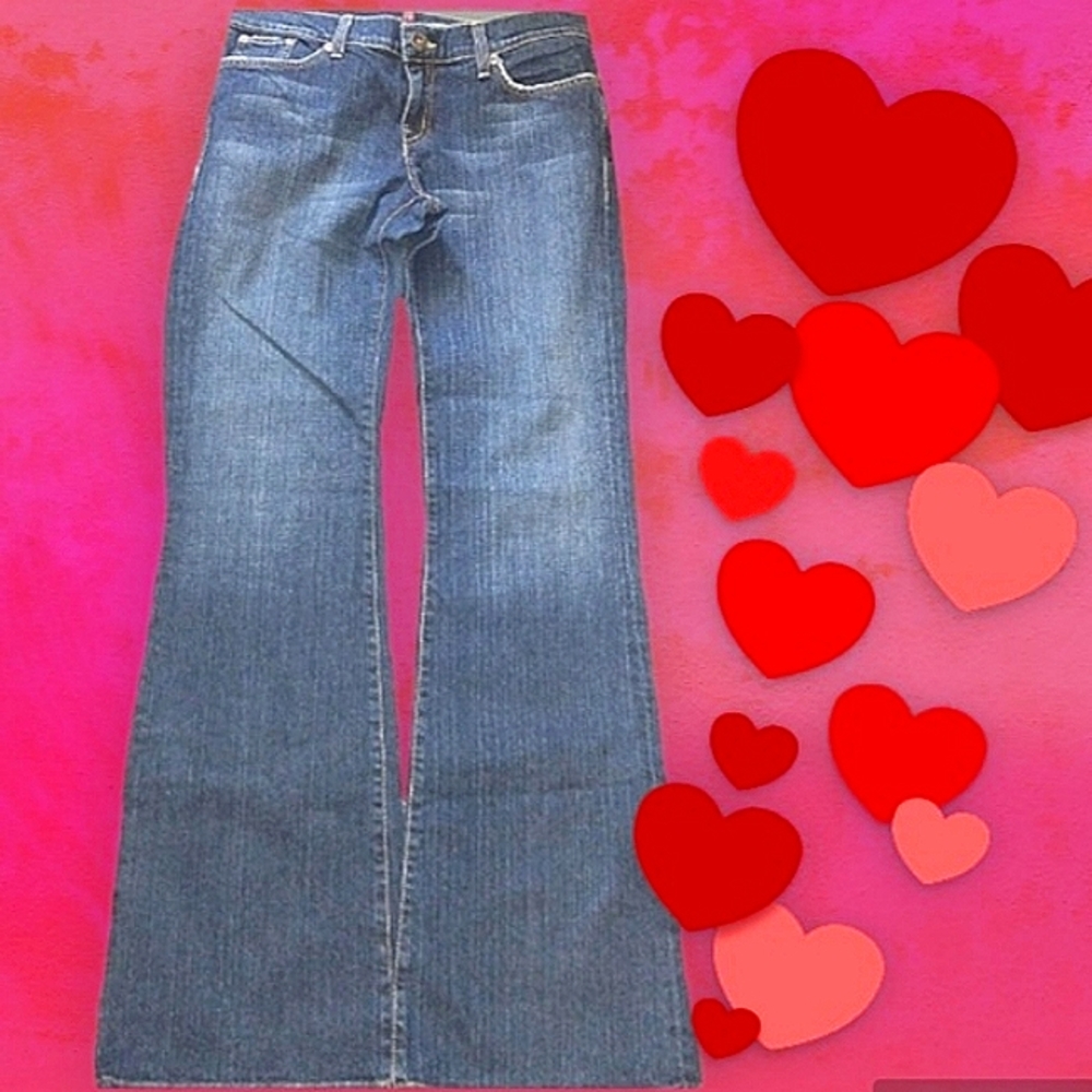 - NWT Gorgeous Women's JANUARY JEANS Flare/Bell Bottom Denim Jeans Size 32
